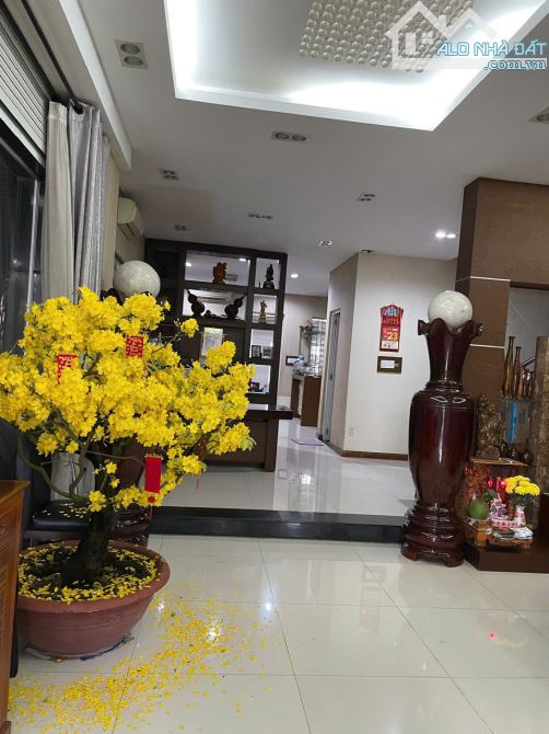 SIÊU PHẨM BIỆT THỰ COMPOUND RẺ NHẤT TRẦN NÃO, BÌNH AN, QUẬN 2. 7X24M, 4 TẦNGGIÁ CHỈ 40 TỶ