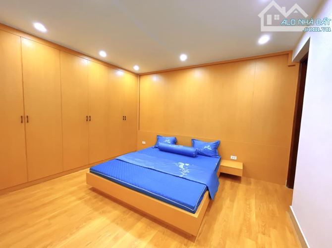 BÁN GẤP NHÀ RIÊNG TẠI PHỐ KIM MÃ, 8,8 TỶ VND, 45 M2, VIEW ĐẸP