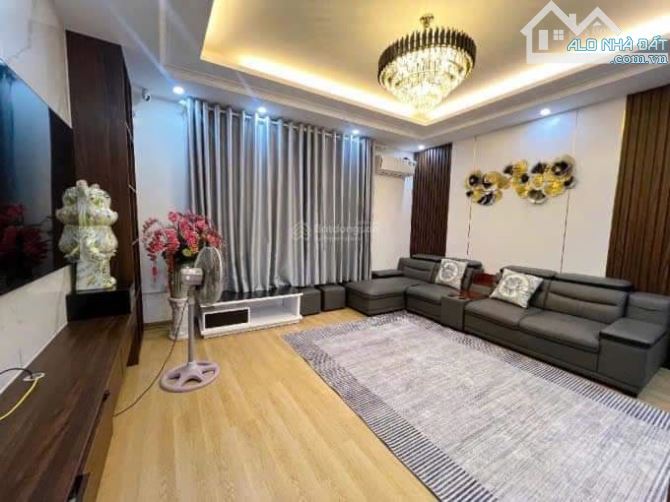 Nhà đẹp 51m2 ngõ 63 Phố Trần Quốc Vượng cần bán gấp