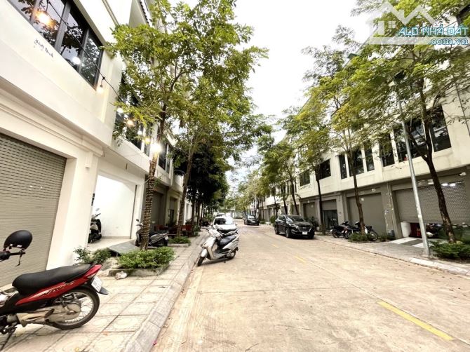 Nhà đẹp Geleximco Dương Nội phân lô, kinh doanh, tiềm năng lớn.
