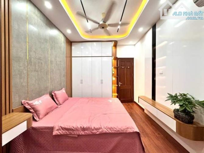 Siêu Vip Quan Hoa - Cầu Giấy - Gần Ô TÔ Tránh - Diện Tích:36m X 4 Tầng - Giá:8.55 Tỷ