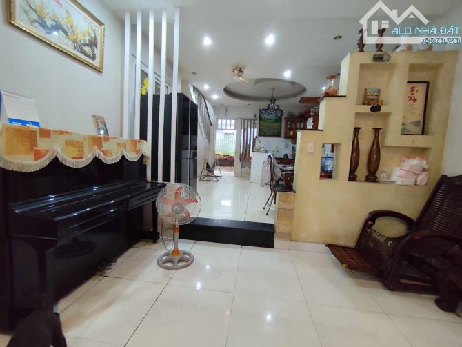 BÁN NHÀ TÔ KÝ QUẬN 12 KHU PHÂN LÔ CAO CẤP -137 NGANG 6M, 3 TẦNG CHỈ  7 TỶ 600