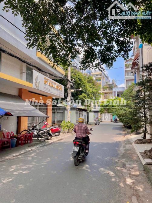 Bán Nhà Tân Phú, Khu Vip Phân Lô Tân Sơn Nhì 9.X Tỷ, 72m2, MT 4m, HXT Tránh Nhau Thông