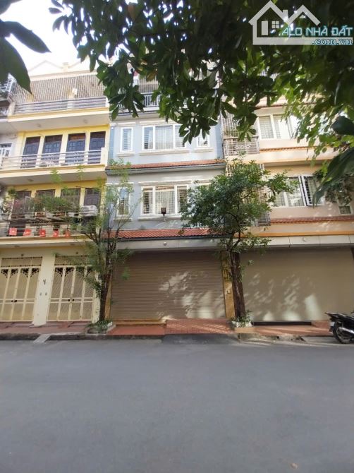 BÁN NHÀ RIÊNG TẠI PHỐ KIM ĐỒNG, NHỈNH 19 TỶ 63M2 - Ô TÔ TRÁNH DỪNG ĐỖ NGỦ TRONG NHÀ, GIÁ Ư