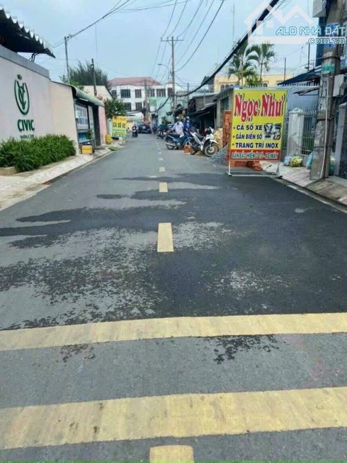 Bán đất.  Đt 4.6*15m Góc 2 mặt tiền. Kp8 Thị Trấn Hóc Môn