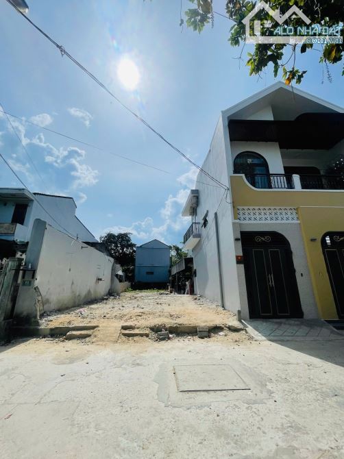Đất mặt tiền kiệt ô tô Hoàng Quốc Việt, An Đông, TP Huế.  Dt: 111m2 Giá: 2,x tỷ Lh: 096822