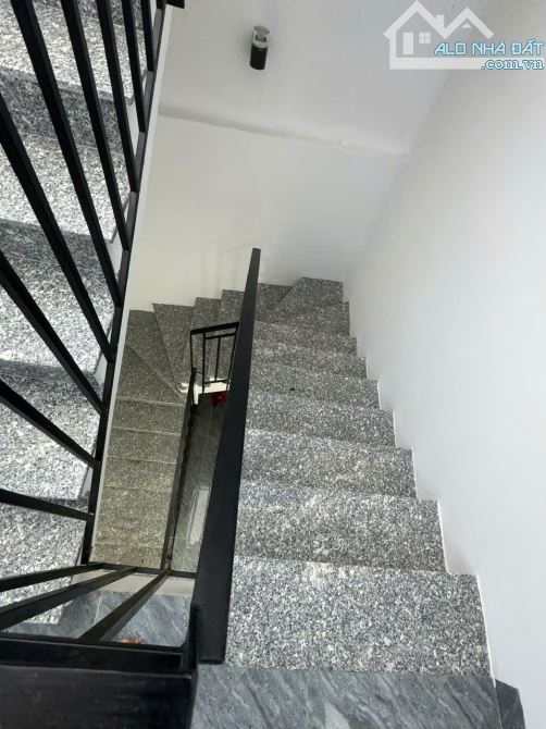Nhà góc 2 mặt tiền đường Hoàng Văn Thụ, Phương Sài, DT 50m2, đoạn 2 chiều, giảm còn 6.4 tỷ - 11