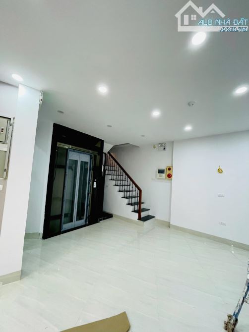 Nhà mới đệp ở ngay Nguyễn Lương Bằng Đống Đa. DT44m, 6 tầng 5 ngủ, MT4m Giá 11.5 tỷ - 1