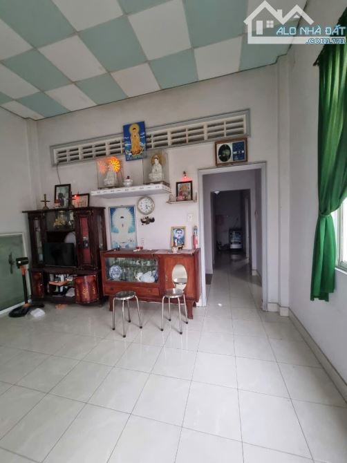 🏡🏡🏡 Cần bán căn nhà mặt tiền đường Huỳnh Thúc Kháng.  👉👉👉 Diện tích: 7.3 * 11 ( 1 tr - 1