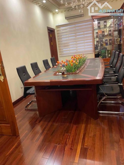Bán Biệt Thự VIP, phong cách Châu Âu - Lý Thường Kiệt (14X26m) 257m,hầm+ 3 tầng. - 1