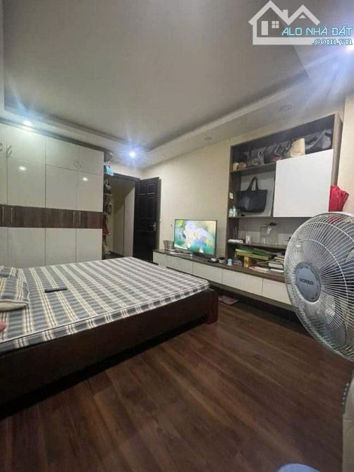 Bán nhà Nguyễn Khang Cầu Giấy ,5 tầng ,diện tích 52m2, mặt tiền 5,1m , giá 11,1 tỷ - 1