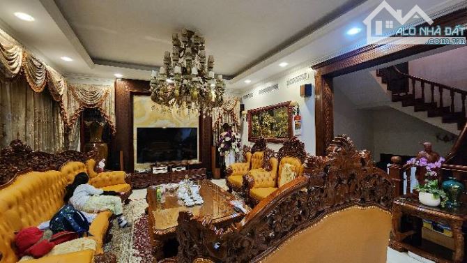 Biệt Thự Nguyễn Thị Định, đường như phố, DT 325m2, MT 30m, Giá 95 tỷ - 12