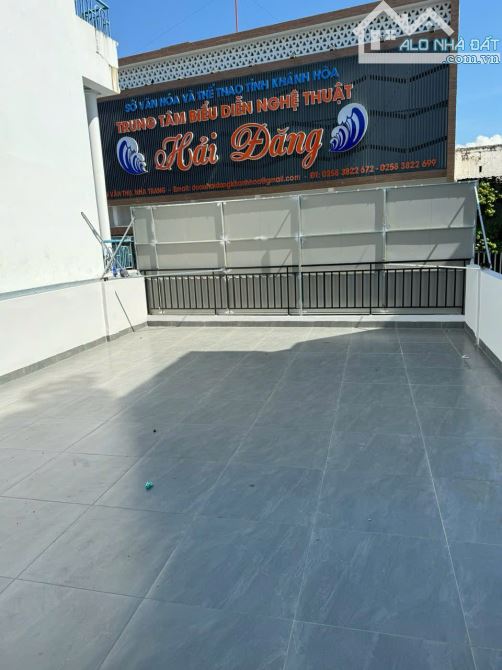 Nhà góc 2 mặt tiền đường Hoàng Văn Thụ, Phương Sài, DT 50m2, đoạn 2 chiều, giảm còn 6.4 tỷ - 12