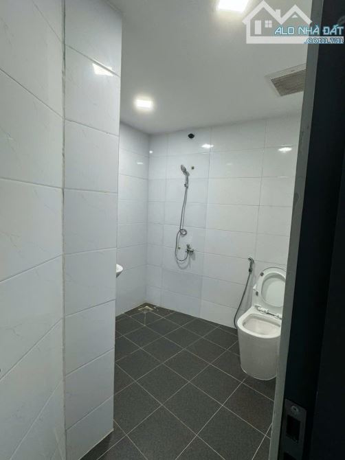 Nhà góc 2 mặt tiền đường Hoàng Văn Thụ, Phương Sài, DT 50m2, đoạn 2 chiều, giảm còn 6.4 tỷ - 15