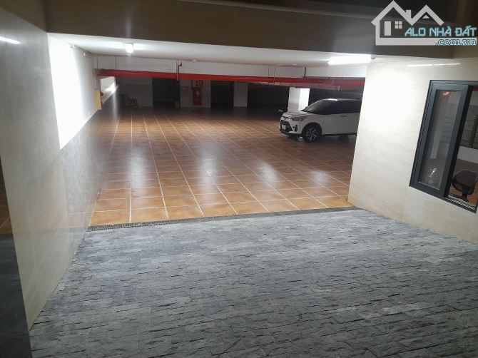 Đầu Tư gấp tòa cao ốc văn phòng vip 12 tầng MP Dịch Vọng Hậu DT 600m2 MT 20m, 250 tỷ - 2