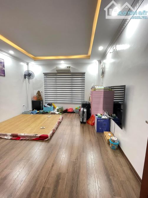 Nhà cực đệp ở luôn Hoàng Đạo Thành Thanh Xuân. Sổ A4 38m, 6 tầng 3 ngủ, MT4m1 Giá 12.5 tỷ - 2