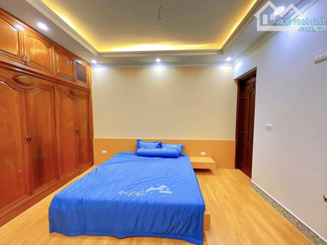 BÁN GẤP NHÀ RIÊNG TẠI PHỐ KIM MÃ, 8,8 TỶ VND, 45 M2, VIEW ĐẸP - 2