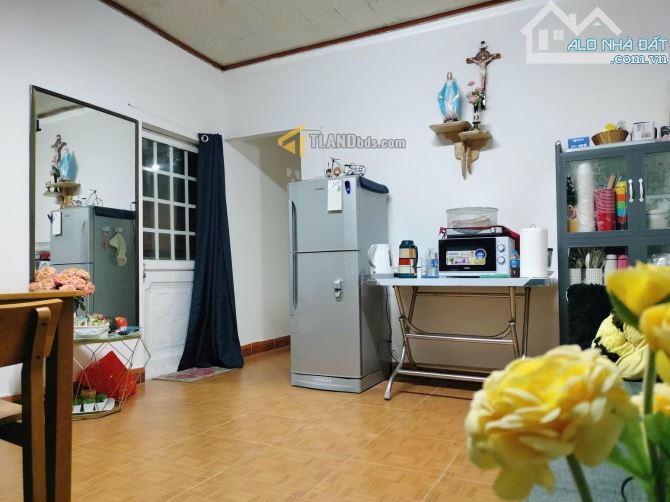 Nhà ngay trung tâm P2 đường ô tô né nhau chỉ hơn 4 tỷ rộng 69m2 - 2