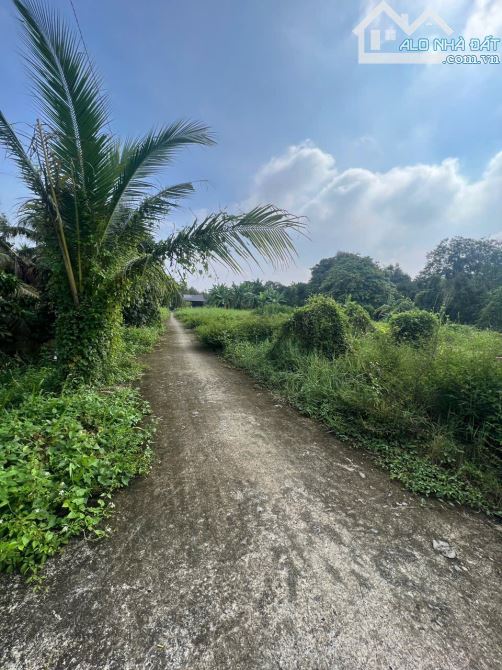 Lô đất với 17m ngang mặt tiền đường Hưng Định 12, View Rạch sạch sẽ, Gần Cầu Ngang Hưng Đị - 2