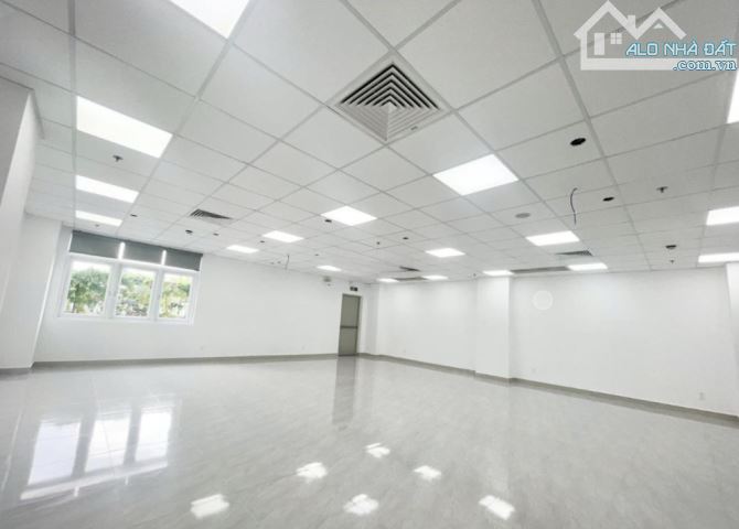 MT Nguyễn Cư Trinh, Quận 1, gần Nguyễn Trãi 15x20m trệt, 2 lầu - 2