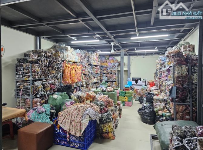 TÌM ĐÂU RA CĂN KHÁC NỮA NHÀ PHAN VĂN HỚN Q12 ,75M NGANG KHỦNG 5M4 XE HƠI TỚI SÁT NHÀ HƠN 3 - 2