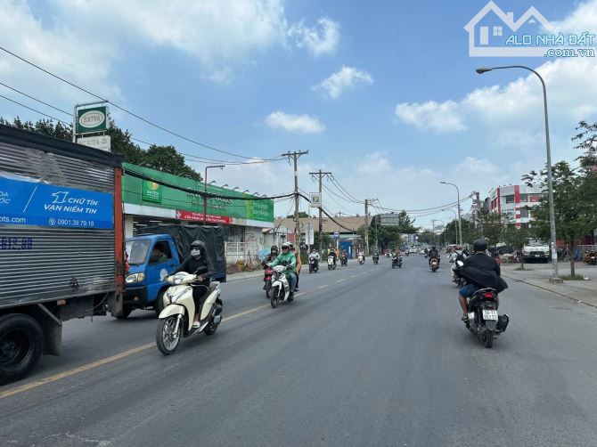 Nhà đẹp HXT Nguyễn Ảnh Thủ ngang 8m 160m2 4 tầng đẹp 8PN gần chợ chỉ 11.9 tỷ. - 2