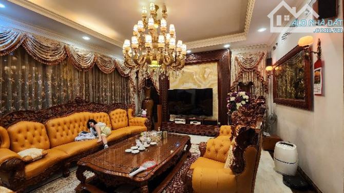 Biệt Thự Nguyễn Thị Định, đường như phố, DT 325m2, MT 30m, Giá 95 tỷ - 3