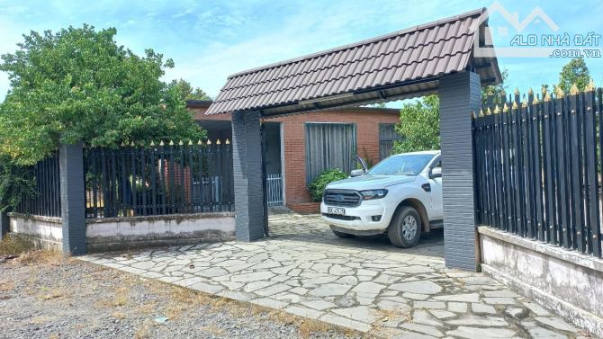 CẦN BÁN GẤP CĂN NHÀ GIÁP SÔNG ĐỒNG NAI KHU DÂN CƯ 938M2(20mx50m) CÓ SẴN 100M2 THỔ CƯ 2TY4 - 3