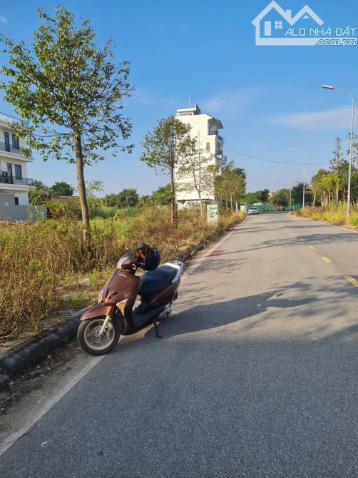 Bán Đất Khu đô thị Việt Hàn, Dĩnh trì, TP Bắc Giang. 90m2, MT5m, đường 17m. Giá 2450tr - 3