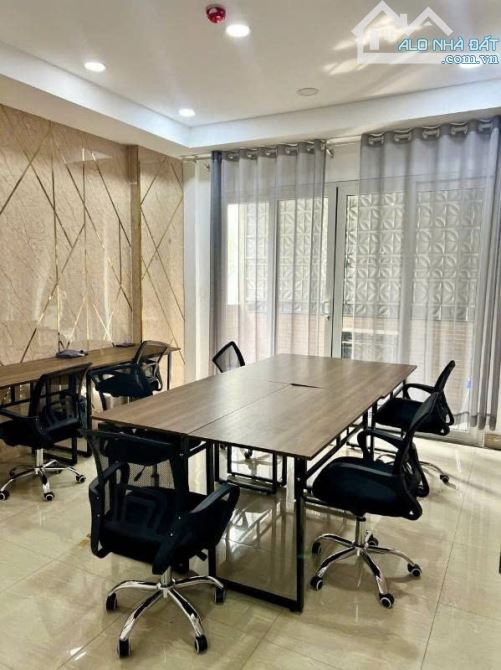 Vị Trí Đắc Địa! Nhà Mặt Tiền 353 Trần Hưng Đạo, Quận 1, DT: 4x18 Hầm 4 tầng - 4