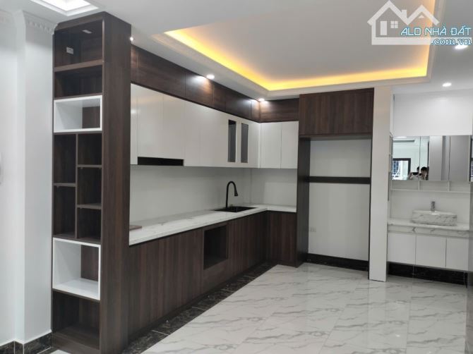 HOÀNG ĐẠO THÀNH PHÂN LÔ Ô TÔ TRÁNH - THANG MÁY - 46M2 x 6 TẦNG - CHÍNH CHỦ - Tùng Keng - 4