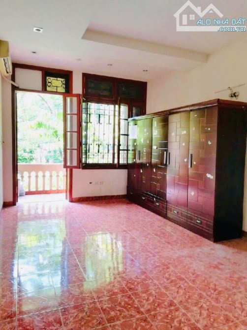 BÁN GẤP Nhà Phân Lô VIP Đầm Trấu - 48.5m² - Ô Tô Tránh - Vỉa Hè Kinh Doanh - 4