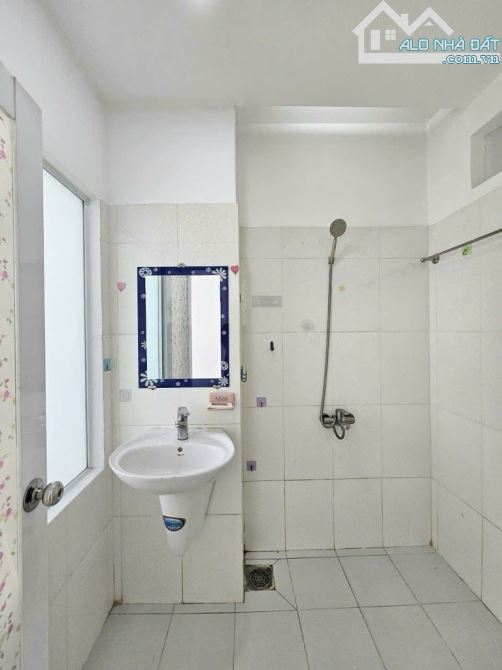 BÁN NHÀ BÌNH TÂN - MẶT TIỀN KINH DOANH - 4 TẦNG - 40M2 - SỔ ĐẸP NỞ HẬU HOÀN CÔNG ĐỦ -GIÁ C - 4