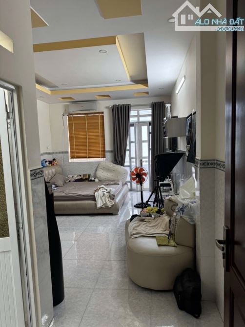 MTKD Trần Trung Lập P2 Q6, 132m2 4 tầng ngang 4.75 nở hậu, có dòng tiền, chỉ 26 tỷ TL - 4