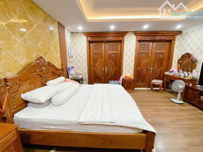 Nhà đẹp HXT Nguyễn Ảnh Thủ ngang 8m 160m2 4 tầng đẹp 8PN gần chợ chỉ 11.9 tỷ. - 4