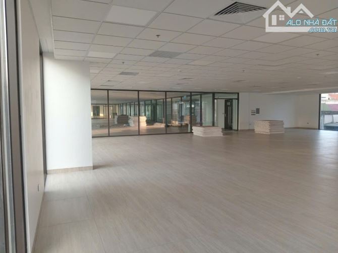 Đầu Tư gấp tòa cao ốc văn phòng vip 12 tầng MP Dịch Vọng Hậu DT 600m2 MT 20m, 250 tỷ - 5