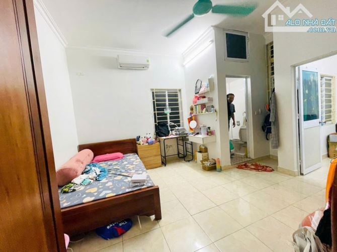 VỊ TRÍ VÀNG ! BÁN NHÀ ĐỘI CẤN 30M2- GẦN PHỐ- MẶT NGÕ NÔNG- NHÀ ĐẸP Ở NGAY- KD- MT RỘNG 4.1 - 6