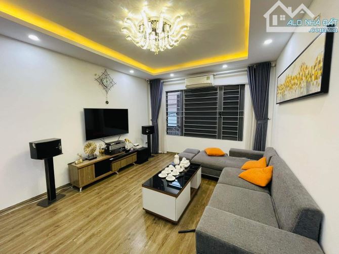 Bán nhà Kim Giang, Thanh Xuân: 40m2*5T nhỉnh 6 tỷ, ngay gần phố, mặt ngõ, lô góc, nhà đẹp, - 6