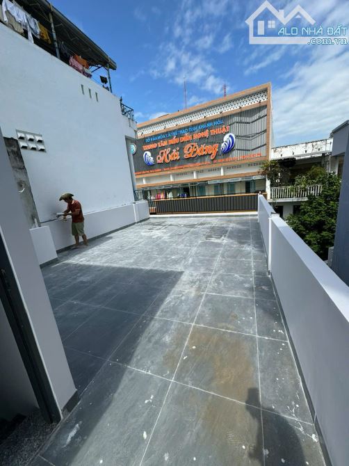Nhà góc 2 mặt tiền đường Hoàng Văn Thụ, Phương Sài, DT 50m2, đoạn 2 chiều, giảm còn 6.4 tỷ - 6