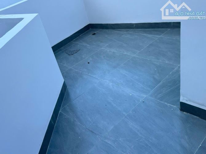 Nhà góc 2 mặt tiền đường Hoàng Văn Thụ, Phương Sài, DT 50m2, đoạn 2 chiều, giảm còn 6.4 tỷ - 9