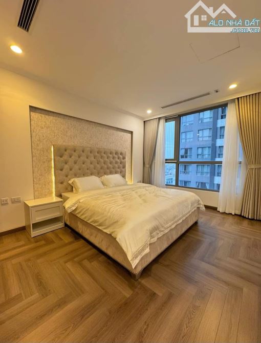 BÁN NHÀ LẠC LONG QUÂN LÔ GÓC VIEW HỒ KD VP 55M 5T MT10M HẲN 71 TỶ