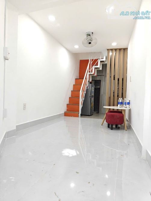 Bán nhà mặt tiền Nguyễn Thị Huỳnh , P8, 12m2 , 2,45tỷ tl