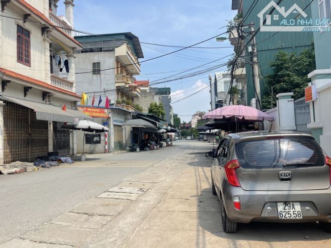 Bán đất Mặt đường Xuân Đỉnh, Sổ nở hậu,Kinh doanh sầm uất, Ô tô tránh, 80m2, nhỉnh 14 tỷ