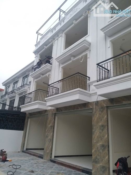 Bán nhà dt 74m2, 4 tầng, Đại Thành gần KĐT Đô Nghĩa, ĐH Phenikaa, ô tô vào nhà, giá 4.1 tỷ