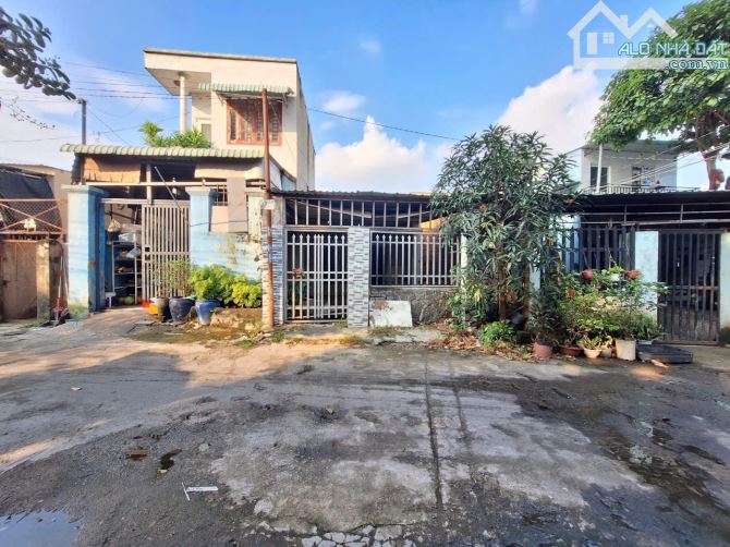 Đất sau lưng trường cấp1 Nguyễn An Ninh Dĩ An Bình Dương