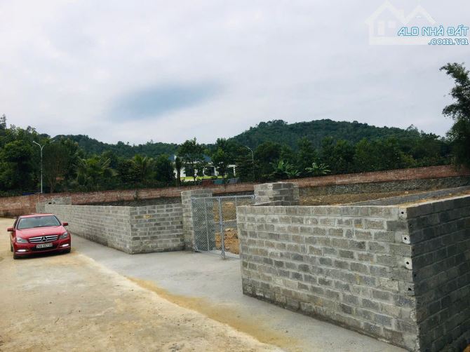 Lô đất view hồ đông xuân, ngoài quy hoạch,sẵn sổ vuông 1000m giá 8,6tr/m sổ hồng cc luôn