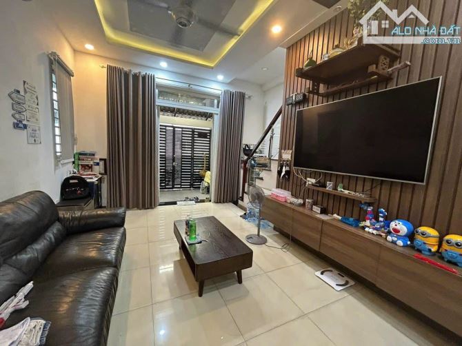 Ở NGAY! Bán Nhà 4 Tầng Cực Đẹp Trần Quang Khải, 52m2, 8.5 Tỷ