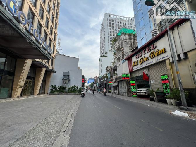 Bán Gấp Tòa Building Mặt Tiền Phú Nhuận - Ngang 6m; 7 Tầng Có Thang Máy - HĐT 140tr