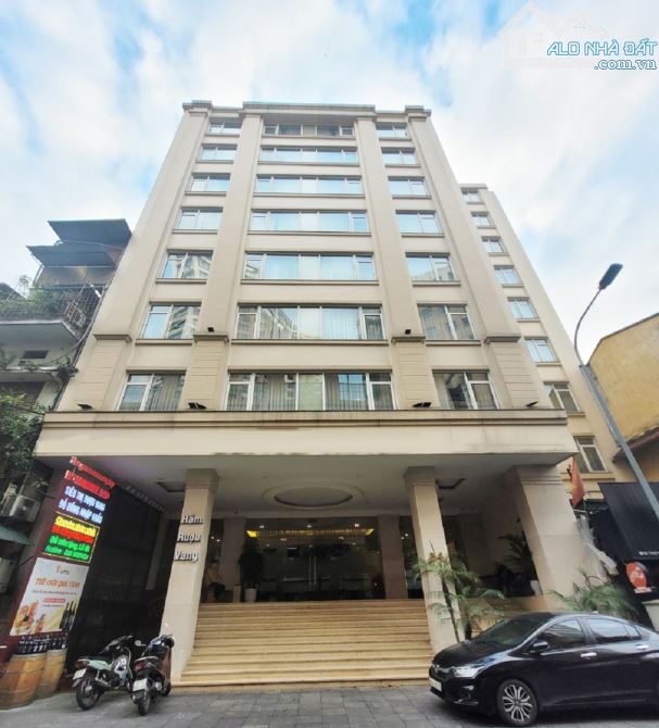 Bán Tòa Văn Phòng Mặt Phố Giảng Võ, Ba Đình DT 380m2, 10T, MT 15m. Giá Cực Rẻ