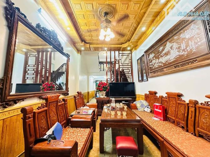 Nhà Mặt Phố Hoa Bằng Cầu Giấy 51Mx5 tầng* 16.3 tỷ Mặt phố Kinh Doanh